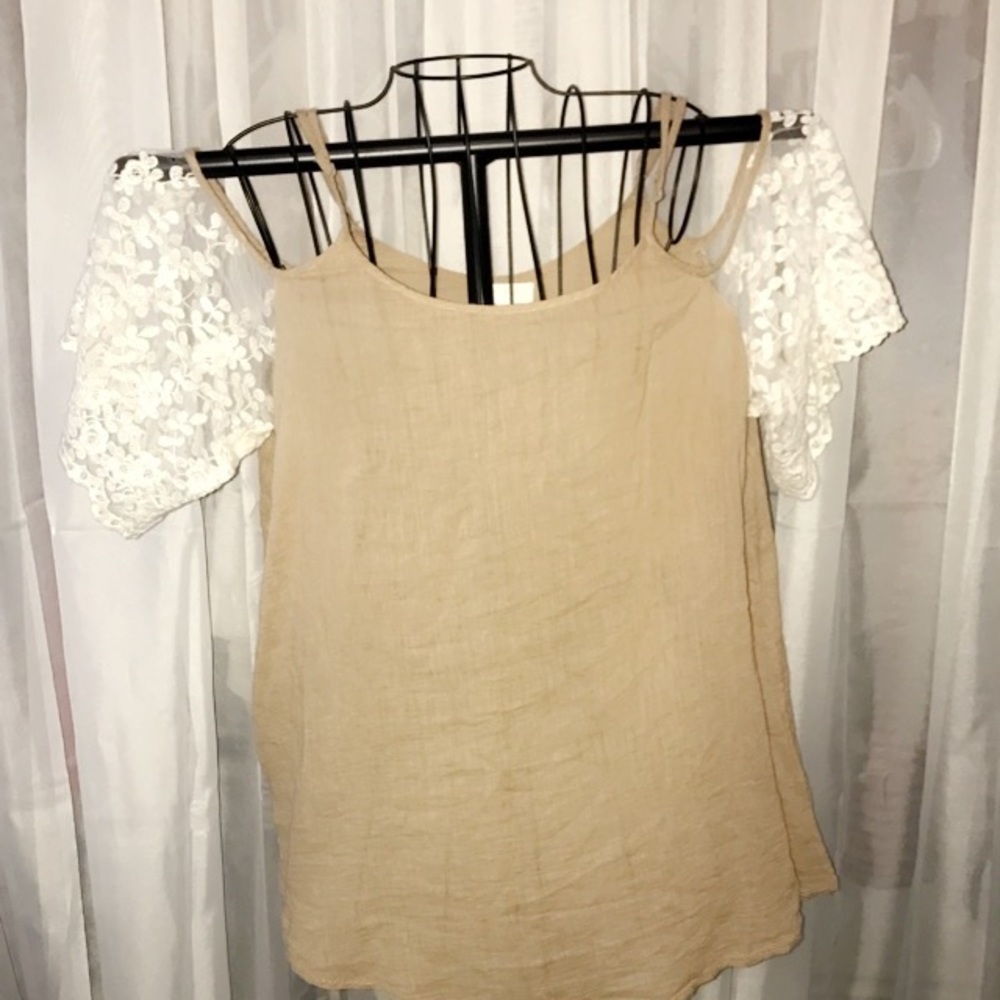 Umgee cold shoulder shirt
